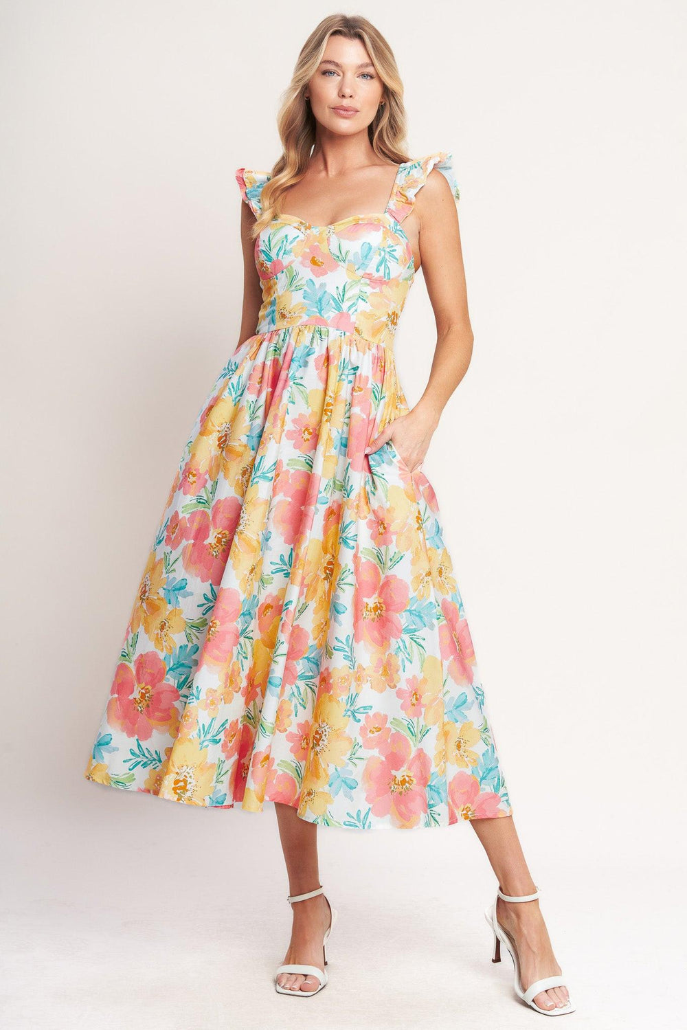 A printed woven midi dress featuring sweetheart neckline, double ruffle sleeve, bra cup, full skirt and smocked back bodice

Details:

Self: 100% Cotton

Lining: 100% Polyester

Size & Fit

-Model is 5`8" And Wearing Size Small
-Measurements Taken From Size Small
-Approx. Length: 48"