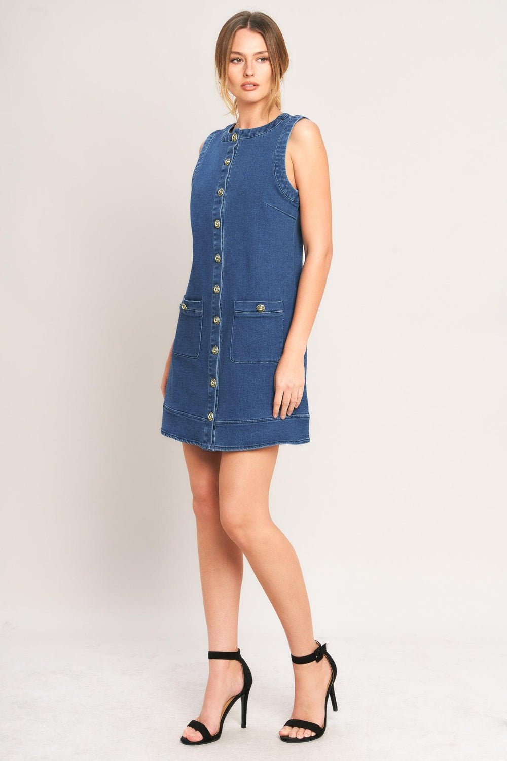 EVERYDAY ICON DENIM SHIFT DRESS.