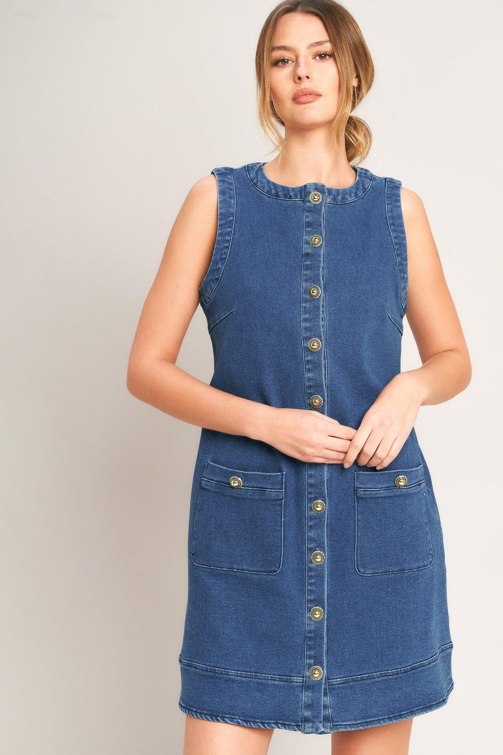 EVERYDAY ICON DENIM SHIFT DRESS.