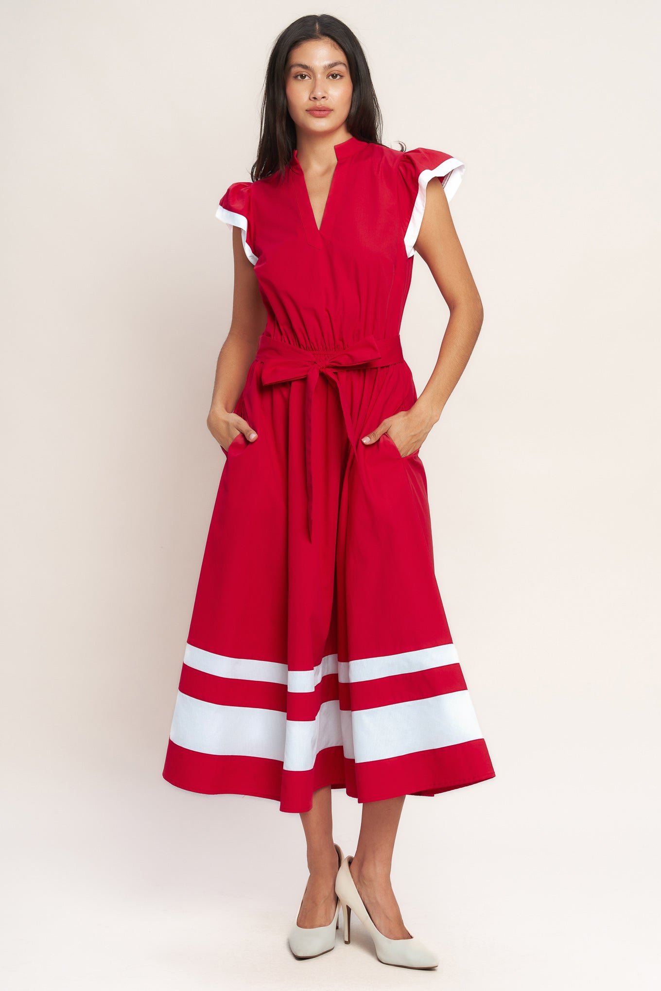 
A printed woven maxi dress featuring straight neckline, shoulder ties, tiered skirt and back zipper closure

Details:

Self : 100% Polyester
Lining : 100% Polyester

Size &amp; Fit

- Model is 5`8" And Wearing Size Small
- Measurements Taken From Size Small
- Approx. Length: 61" Flying Tomato