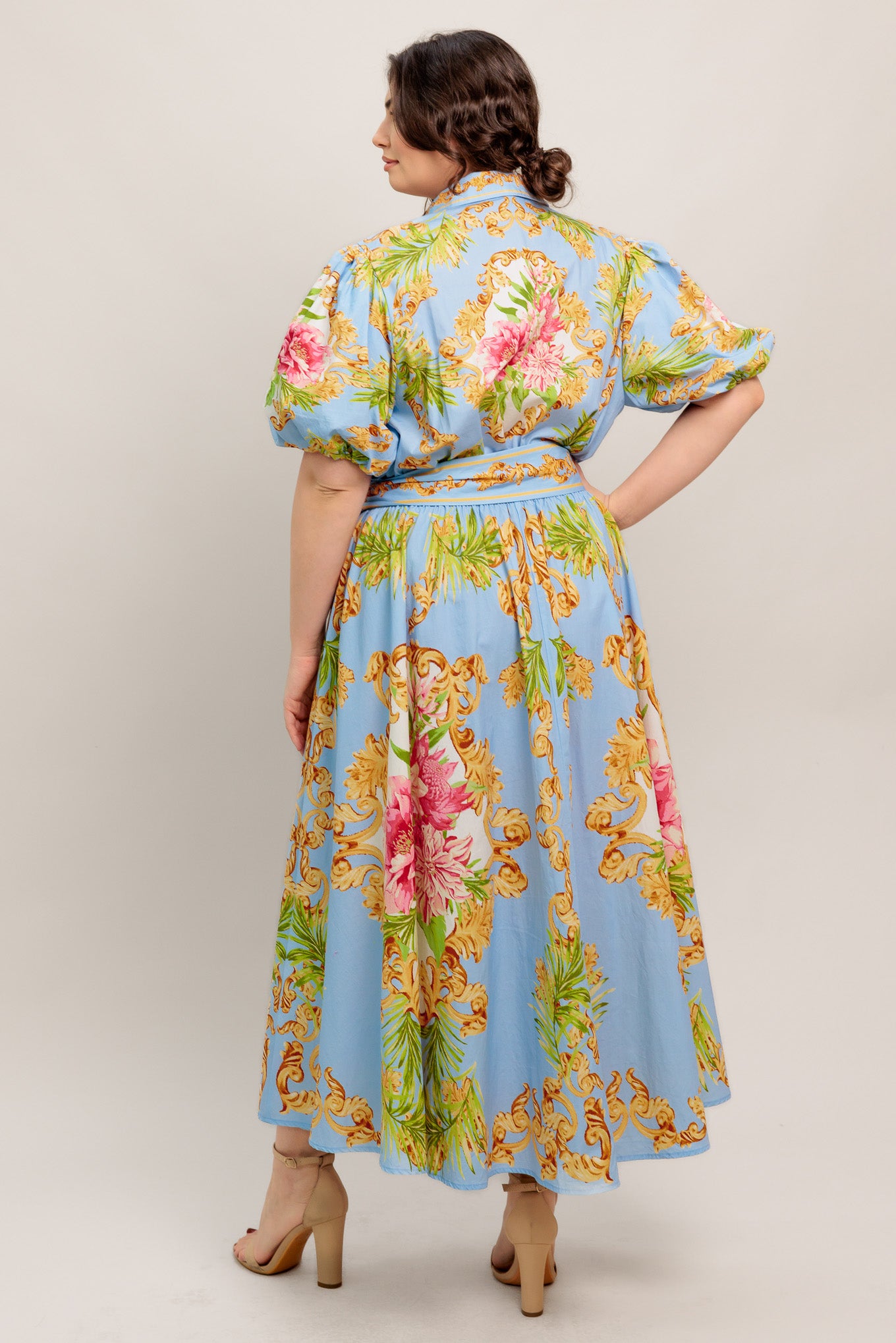 
A printed woven midi dress featuring collar, front button down, short puff sleeve, self sash tie and circle skirt

Details:

Self : 100% Cotton
Lining : 100% Polyester

Size &amp; Fit

- Model is 5`8" And Wearing Size Small
- Measurements Taken From Size Small
- Approx. Length: 51" Flying Tomato