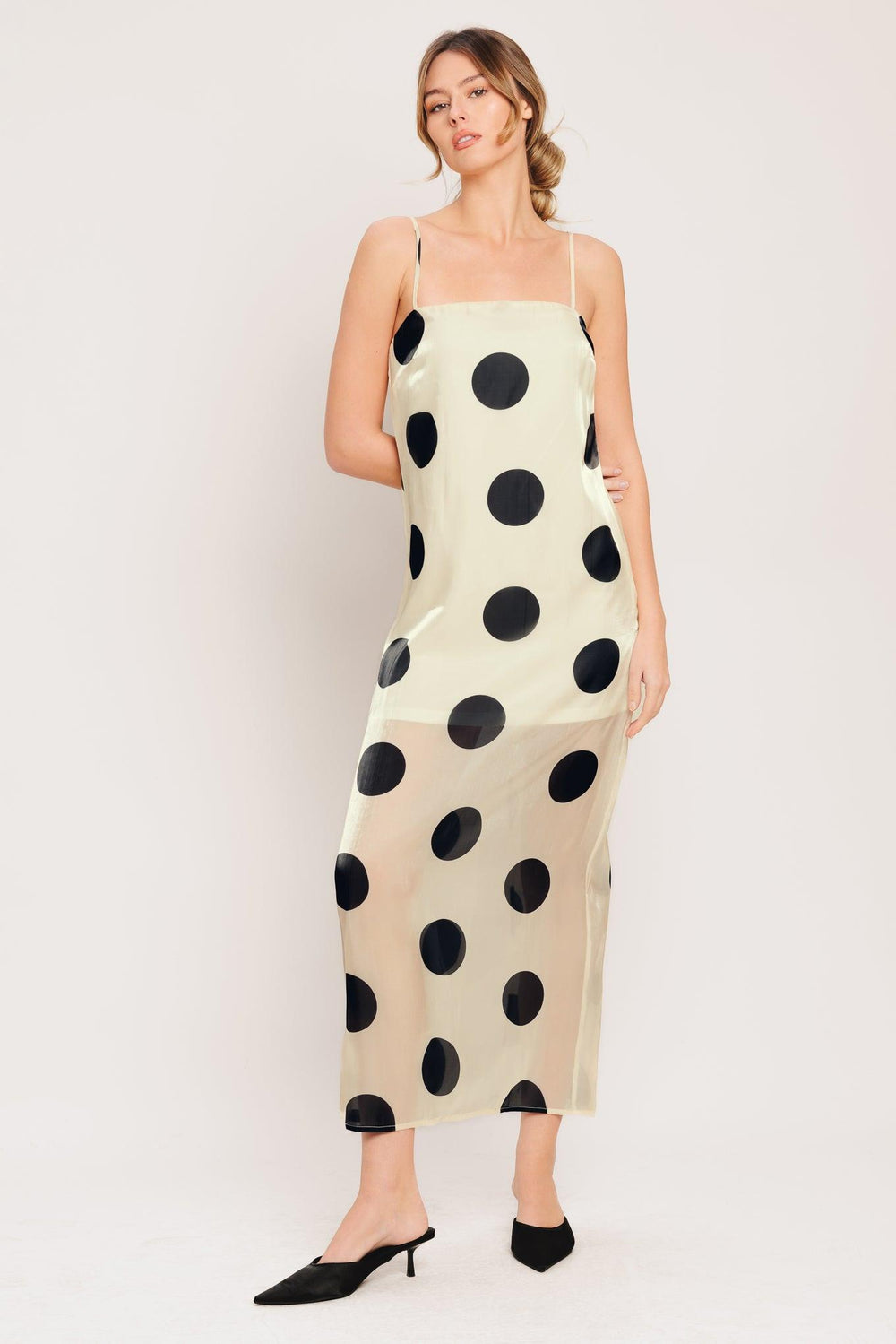 Details:

Self: 100% Polyester

Lining: 100% Polyester

Size & Fit

-Model is 5`8" And Wearing Size Small
-Measurements Taken From Size Small
-Approx. Length: 55"
