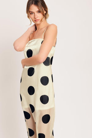 Details:

Self: 100% Polyester

Lining: 100% Polyester

Size & Fit

-Model is 5`8" And Wearing Size Small
-Measurements Taken From Size Small
-Approx. Length: 55"