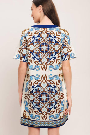 A printed woven mini dress featuring round neckline with V front and short sleeve

Details:

Self: 100% Cotton

Size & Fit

-Model is 5`8" And Wearing Size Small
-Measurements Taken From Size Small
-Approx. Length: 35"