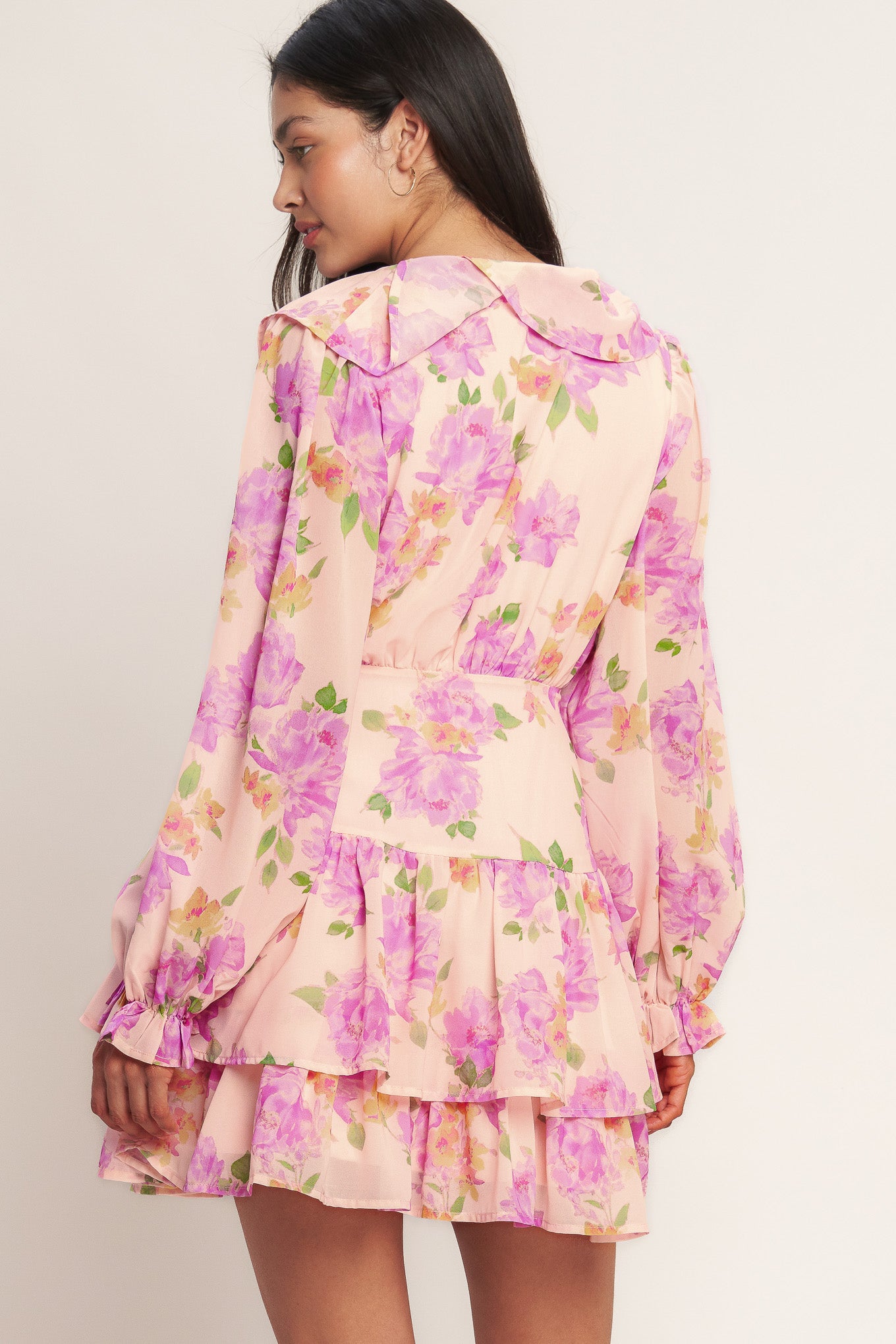 
A printed woven mini dress featuring V neckline with ruffle, long sleeve, double layer ruffle hem and side zipper closure

Details:

Self : 100% Polyester
Lining : 100% Polyester

Size &amp; Fit

- Model is 5`8" And Wearing Size Small
- Measurements Taken From Size Small
- Approx. Length: 35" Flying Tomato