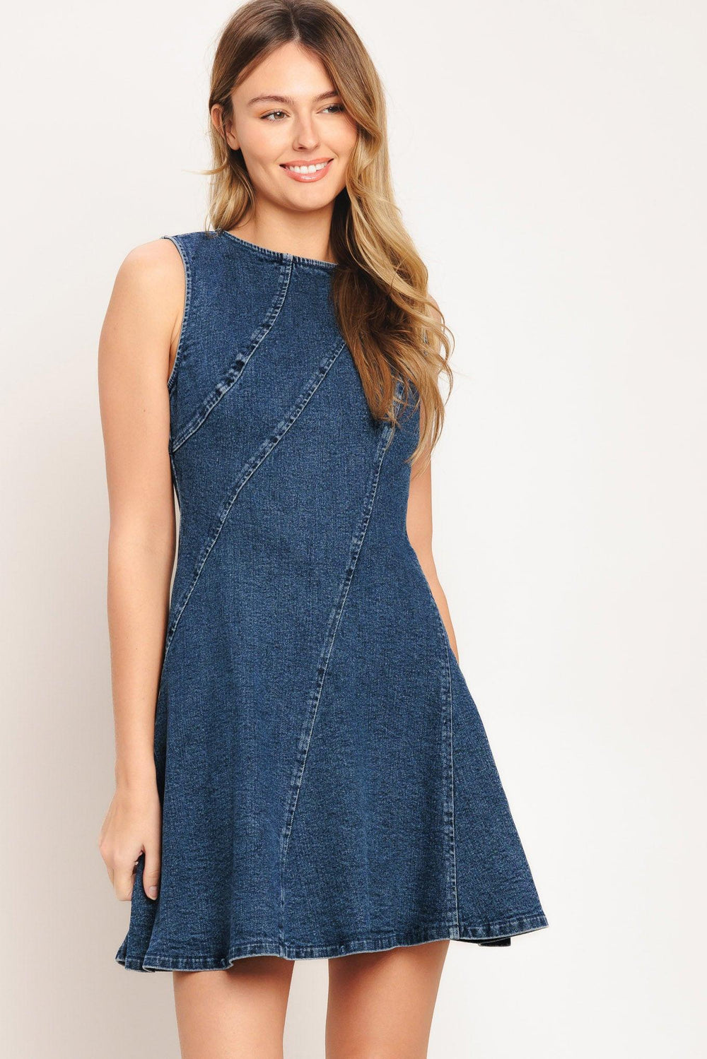 Details:

Self: 99% Cotton 1% Spandex

Size & Fit

-Model is 5`8" And Wearing Size Small
-Measurements Taken From Size Small
-Approx. Length: 35"