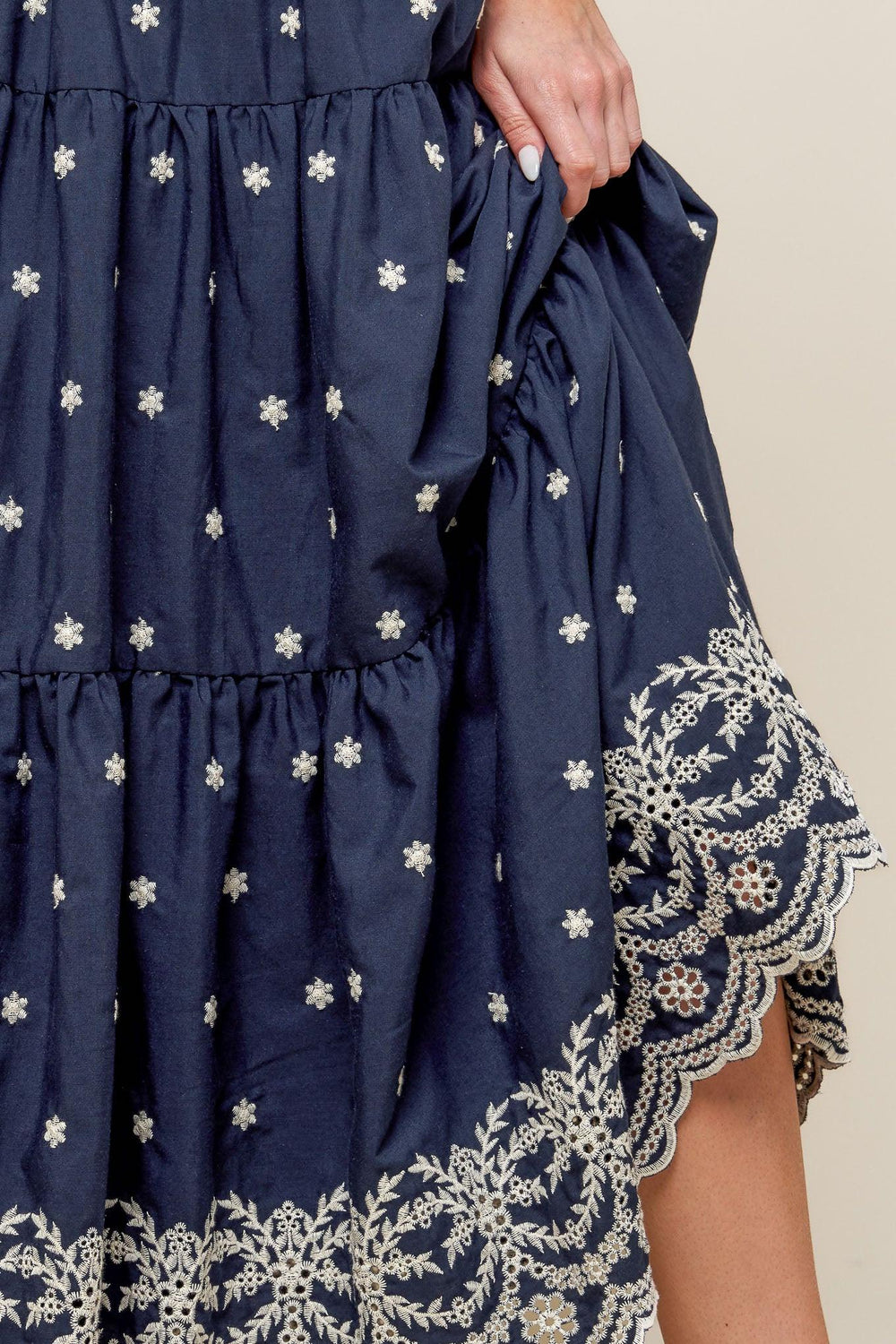 BEBE ALERT NAVY WOVEN MIDI SKIRT.