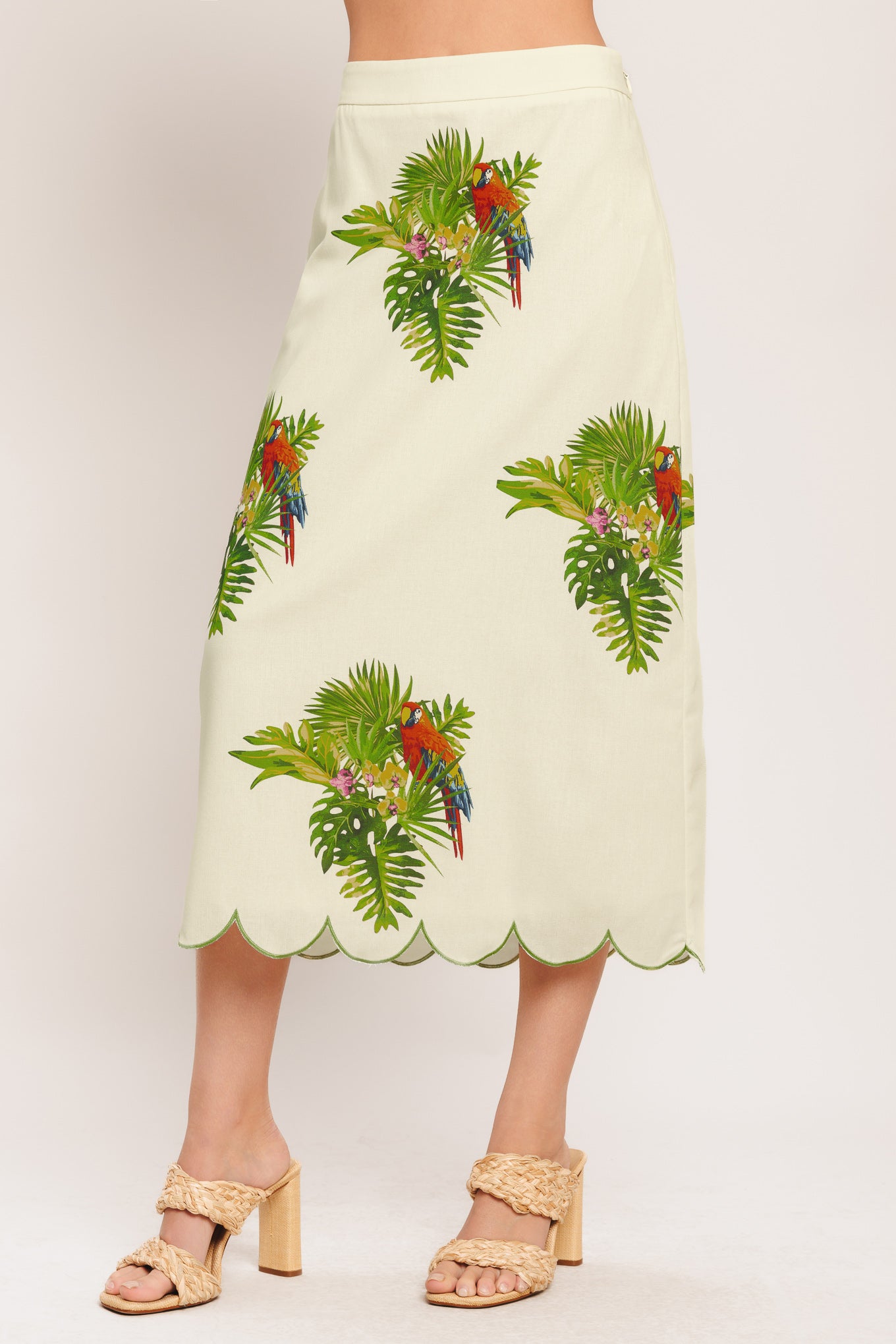 A printed woven midi skirt featuring scallop edge and side zipper closure. Matching top IT13985B

Details:

Self: 50% Cotton 20% Rayon 20% Polyester 10% Linen

Lining: 100% Polyester

Size & Fit

-Model is 5`8" And Wearing Size Small
-Measurements Taken From Size Small
-Approx. Length: 34"