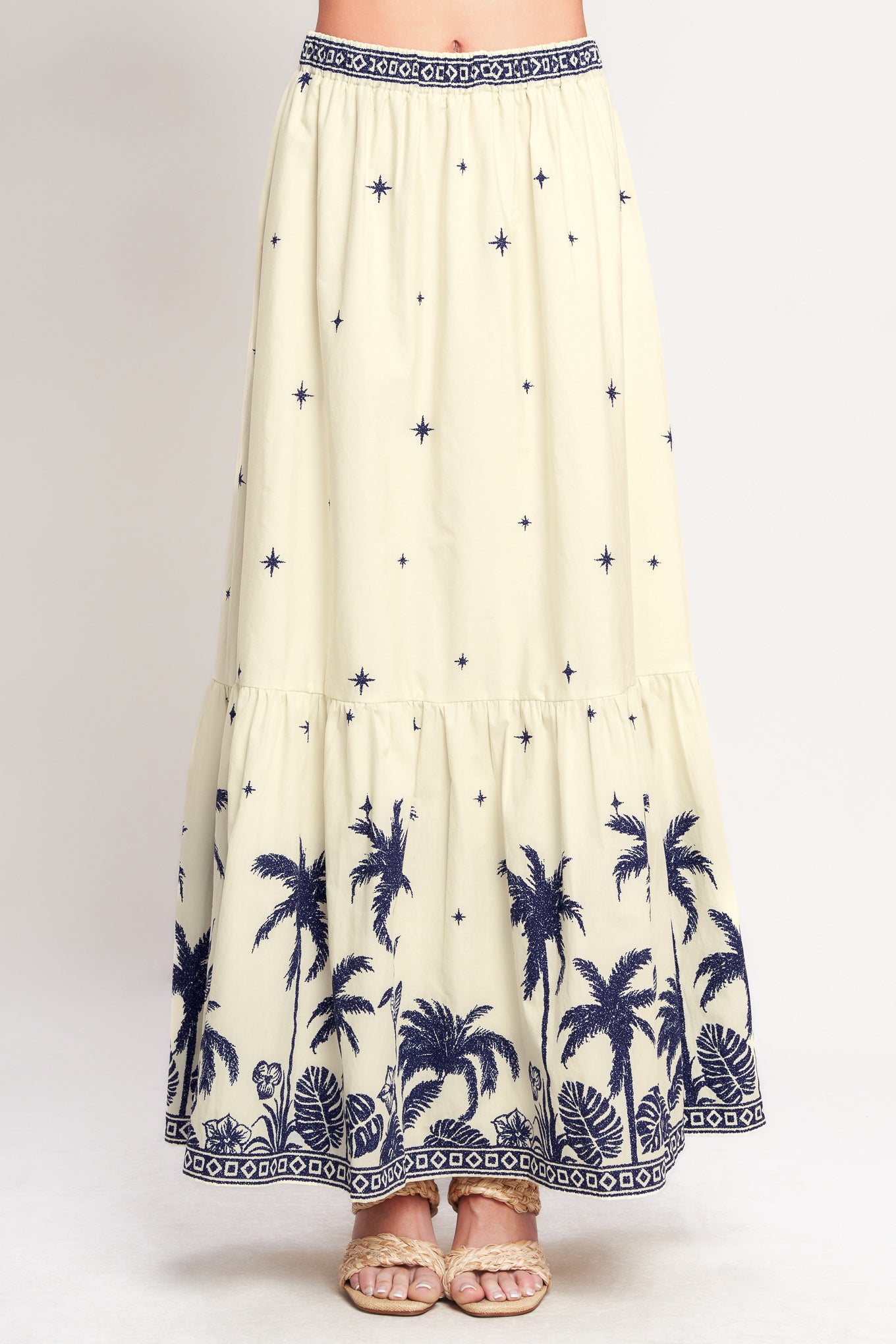 
A printed woven maxi skirt with elastic waist and ruffled hem. Matchiing top
IT14006B

Details:

Self : 100% Cotton
Lining : 100% Polyester

Size &amp; Fit

- Model is 5`8" And Wearing Size Small
- Measurements Taken From Size Small
- Approx. Length: 42"