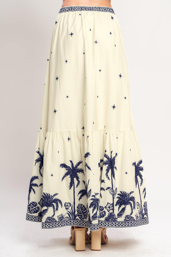 
A printed woven maxi skirt with elastic waist and ruffled hem. Matchiing top
IT14006B

Details:

Self : 100% Cotton
Lining : 100% Polyester

Size &amp; Fit

- Model is 5`8" And Wearing Size Small
- Measurements Taken From Size Small
- Approx. Length: 42"