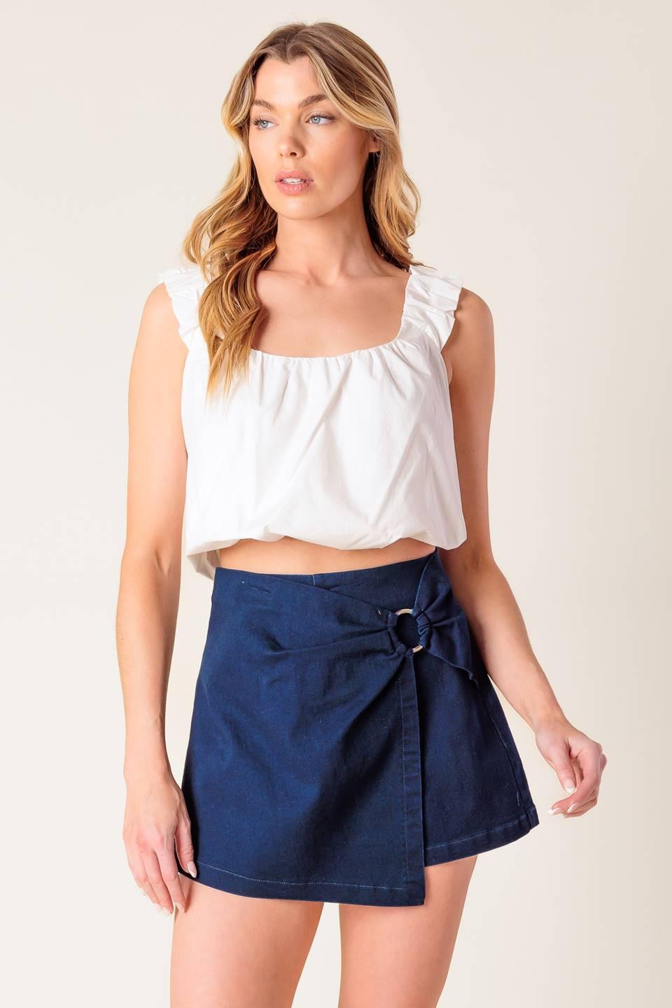 TAKING TIME OFF DENIM WOVEN SKORT.