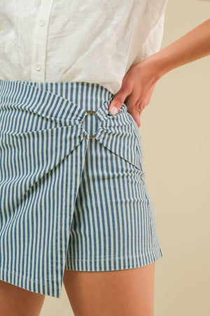 AFTERNOON SUNDANCE WOVEN SKORT.