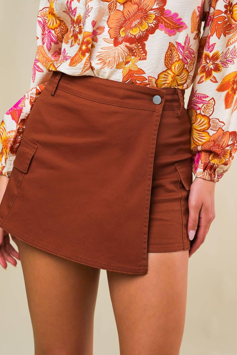 THE WAY OUT TWILL SKORT.
