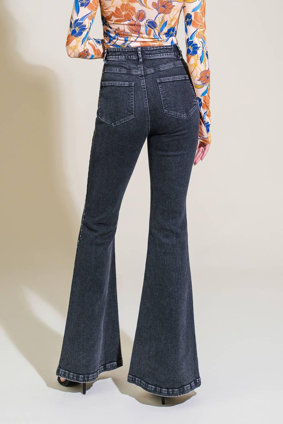 EFFORTLESS ENSEMBLE DENIM PANTS.