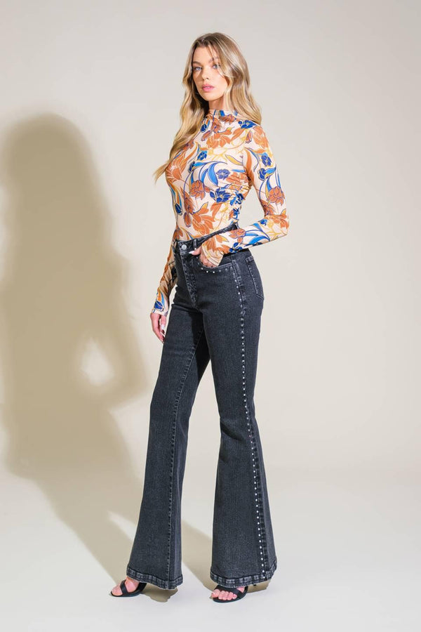 EFFORTLESS ENSEMBLE DENIM PANTS.