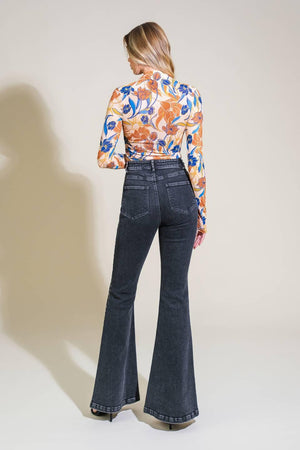 EFFORTLESS ENSEMBLE DENIM PANTS.