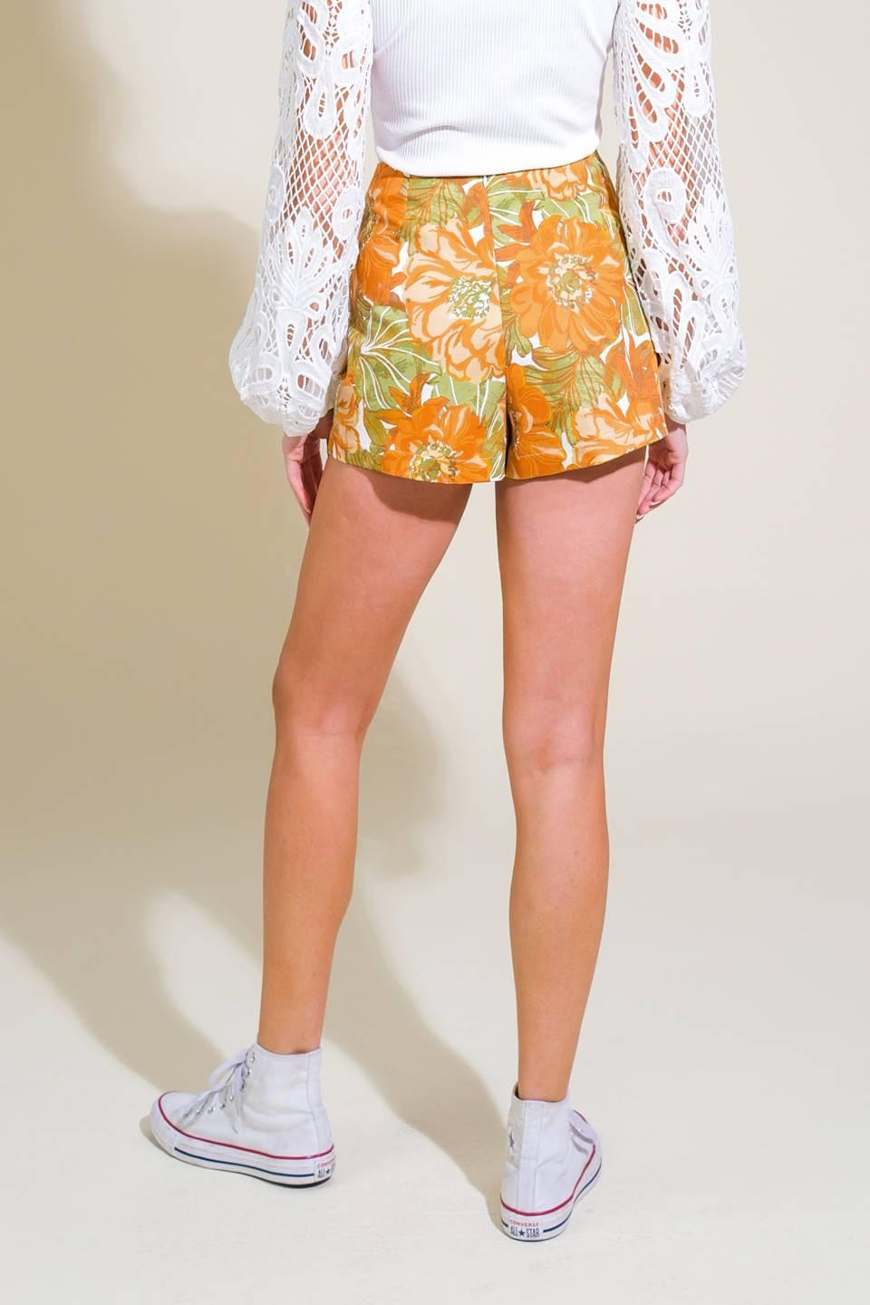 WAVE OF ELEGANCE WOVEN SKORT.