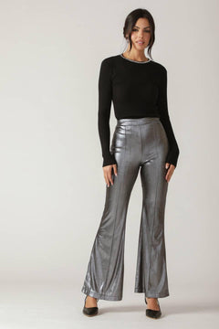 FLIRTY VIBES FOIL COATED WOVEN PANTS.