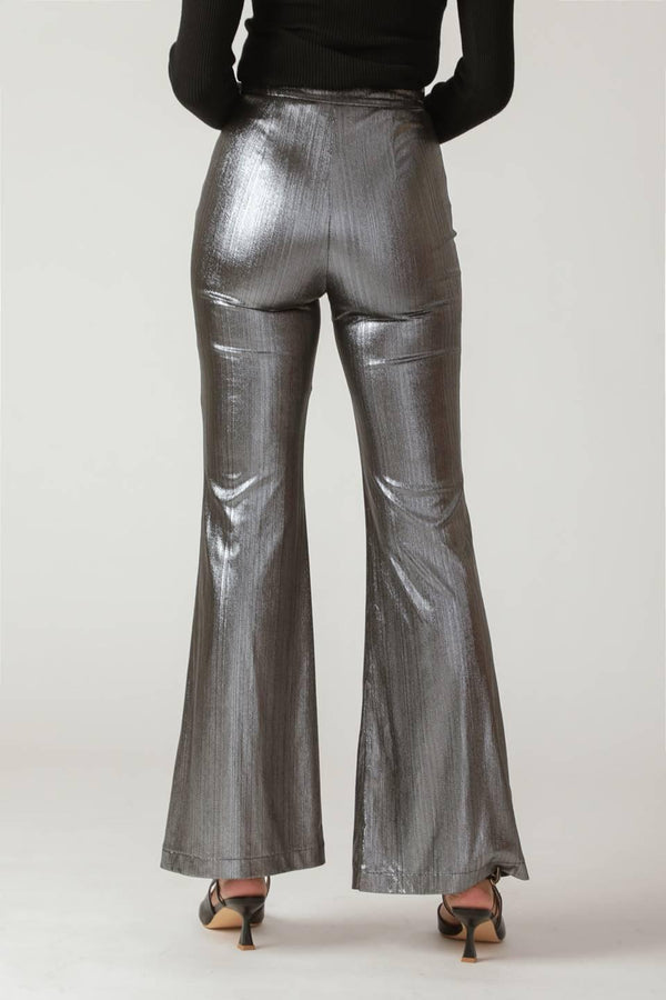 FLIRTY VIBES FOIL COATED WOVEN PANTS.