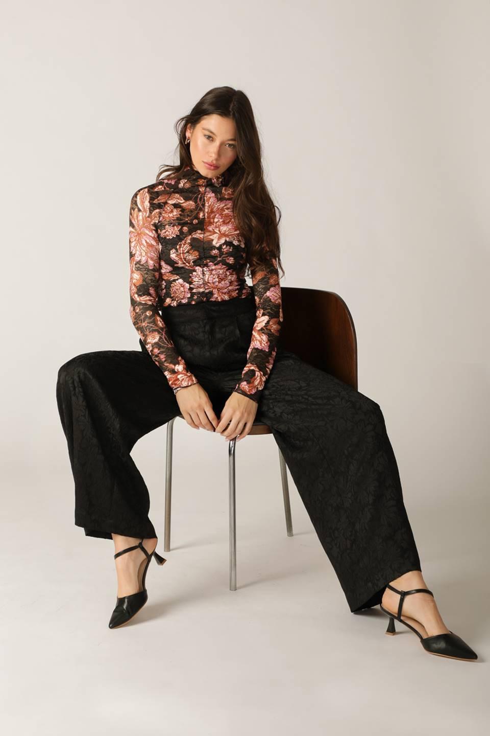 ELEGANT ESSENCE WOVEN PANTS.