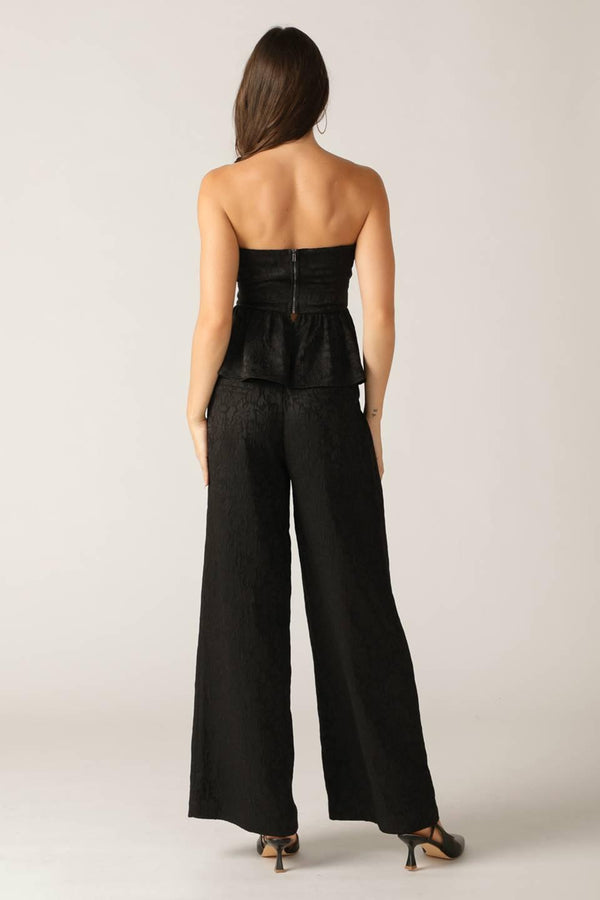 ELEGANT ESSENCE WOVEN PANTS.