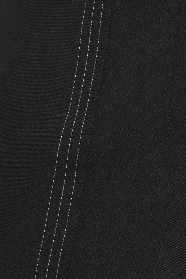 A solid woven wide leg pant with side zipper closure