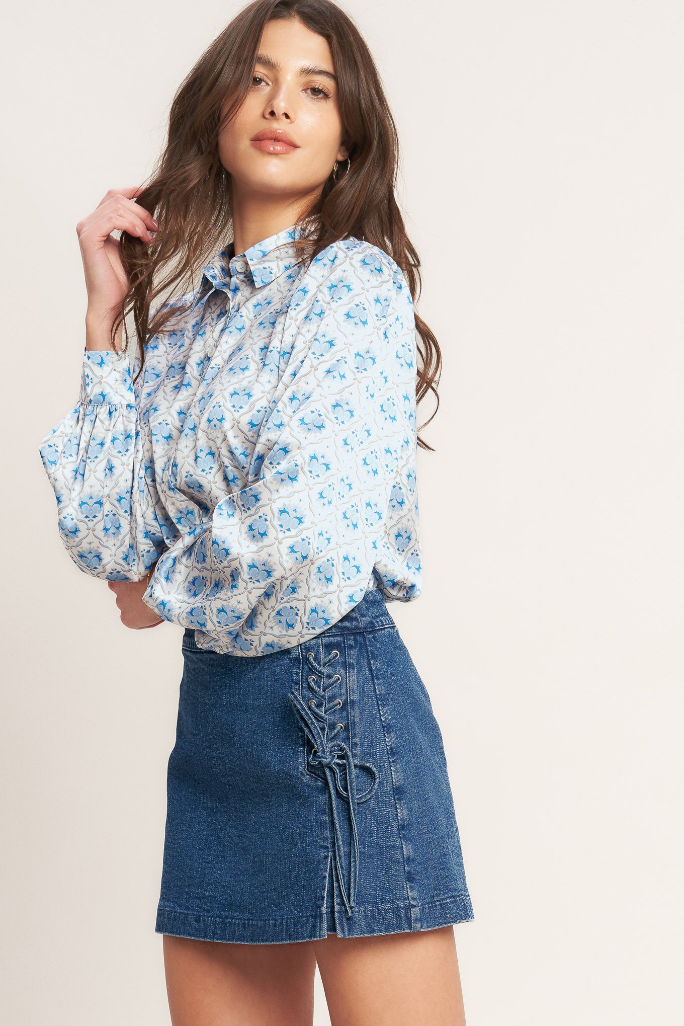 
A washed denim skort with side lace up and zipper closure

Details:

Self : 99% Cotton 1% Spandex

Size &amp; Fit

- Model is 5`8" And Wearing Size Small
- Measurements Taken From Size Small
- Approx. Length: 16" FLYING TOMATO