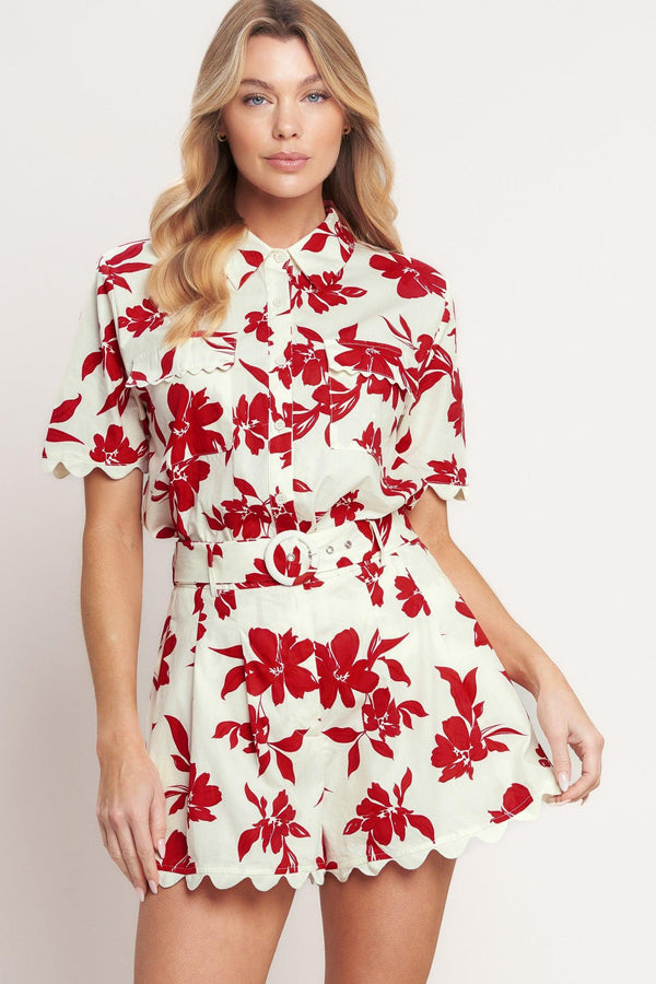 
A printed woven short featuring front closure, self belt, side pocket and trimmed hemline. Matching top IT13916B

Details:

Self : 100% Cotton

Size &amp; Fit

- Model is 5`8" And Wearing Size Small
- Measurements Taken From Size Small
- Approx. Length: 16"