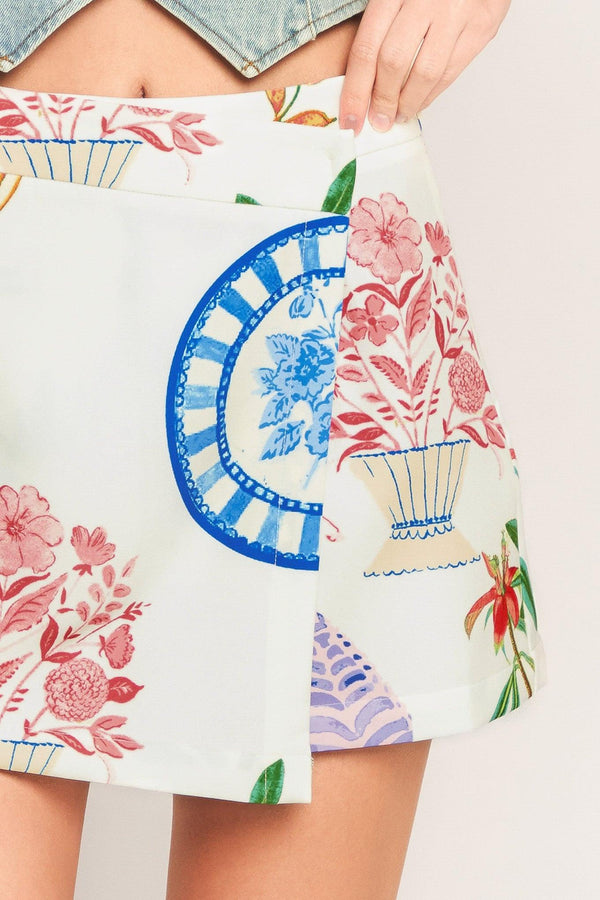 SUMMER PORCELAIN WOVEN SKORT.