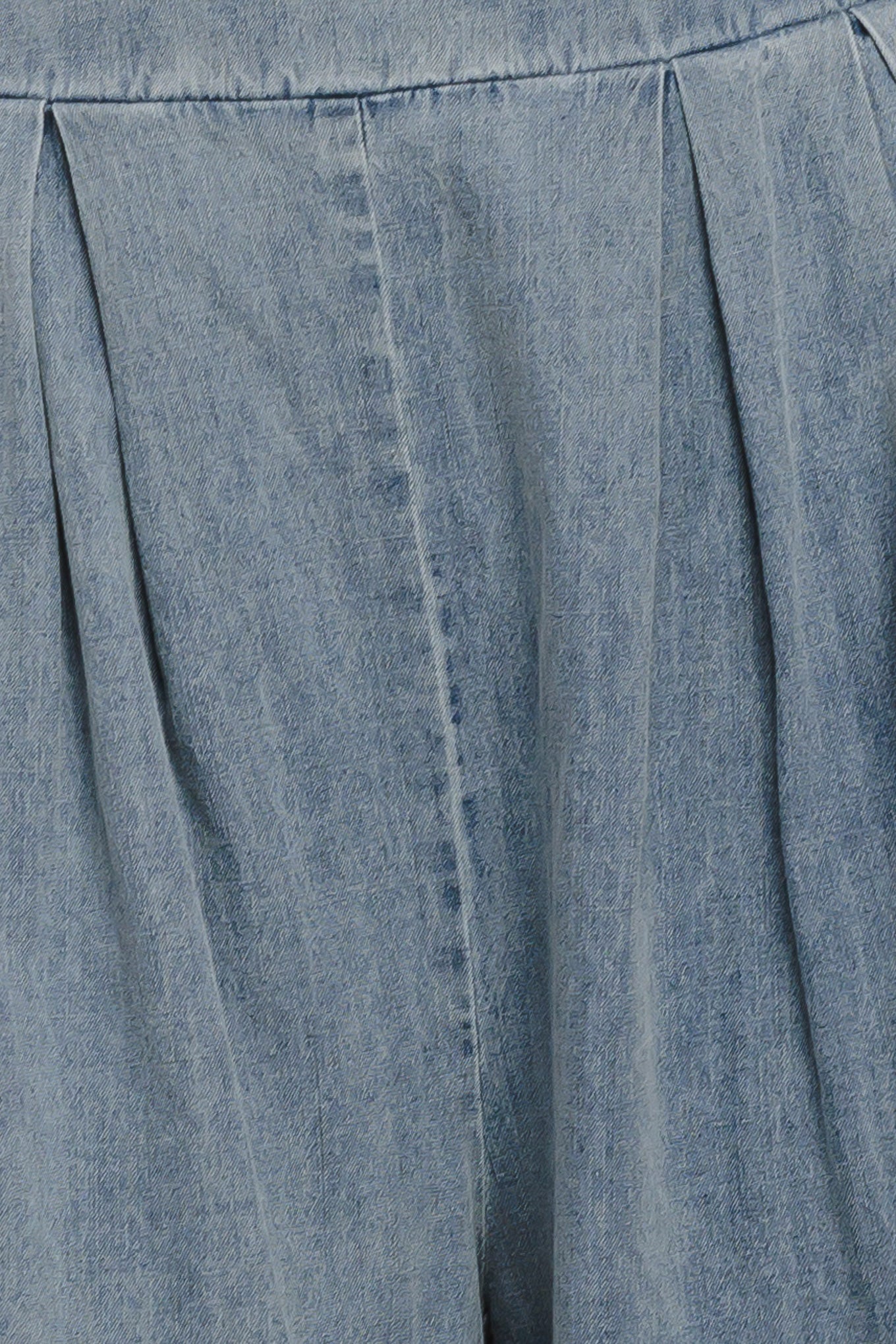 A lightweight washed denim pant with front pleats, wide leg and elasticized back waistband. Matching top IT14026B

Details:

Self: 100% Cotton

Contrast: 100% Cotton

Size & Fit

-Model is 5`8" And Wearing Size Small
-Measurements Taken From Size Small
-Approx. Length: 43"