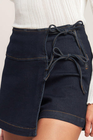 WEEKEND READY DENIM SKIRT.