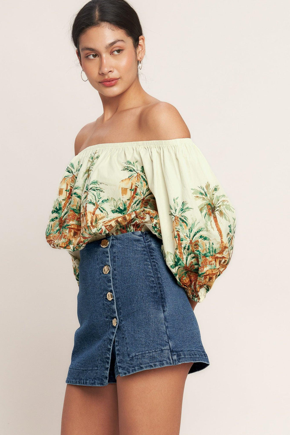 NO SECOND THOUGHT DENIM SKIRT.
