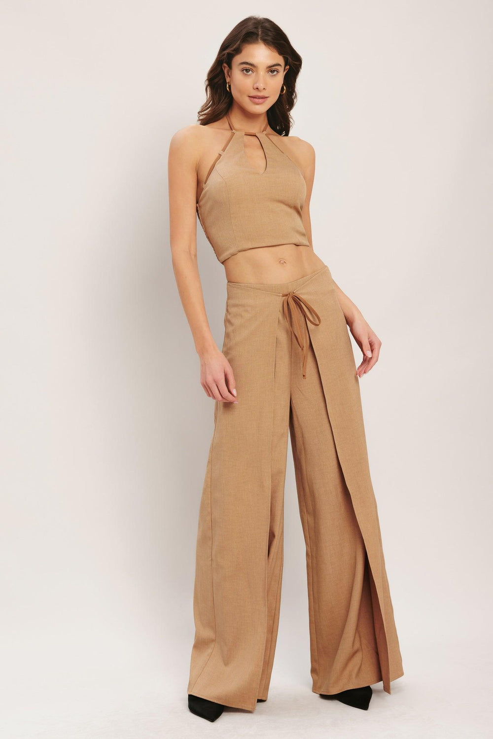 CARAMEL COAST WOVEN PANTS.