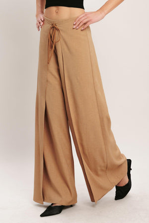 CARAMEL COAST WOVEN PANTS.