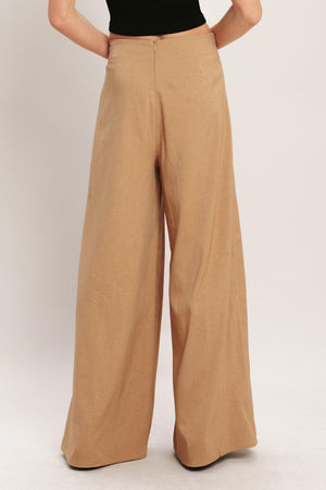 CARAMEL COAST WOVEN PANTS.