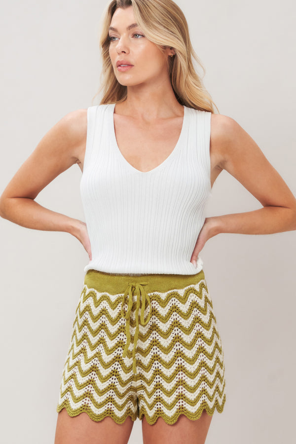 SUNSET STITCH CROCHET KNIT SHORTS.