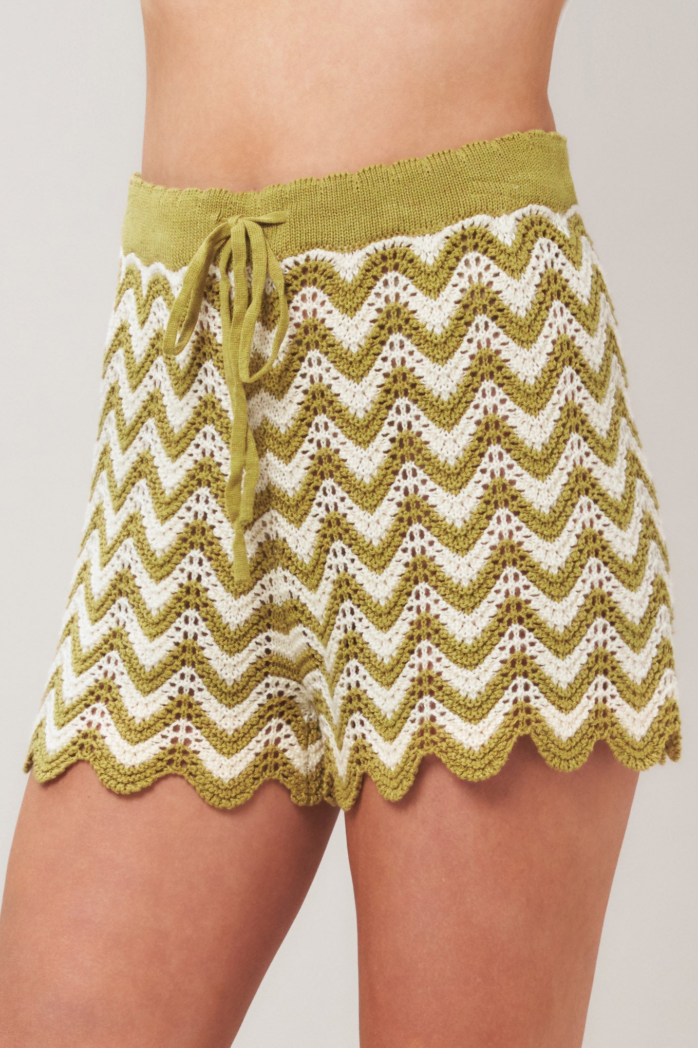 SUNSET STITCH CROCHET KNIT SHORTS.