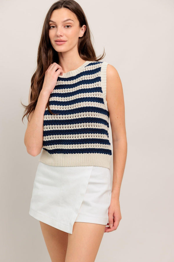 CLEAN COAST KNIT TOP.