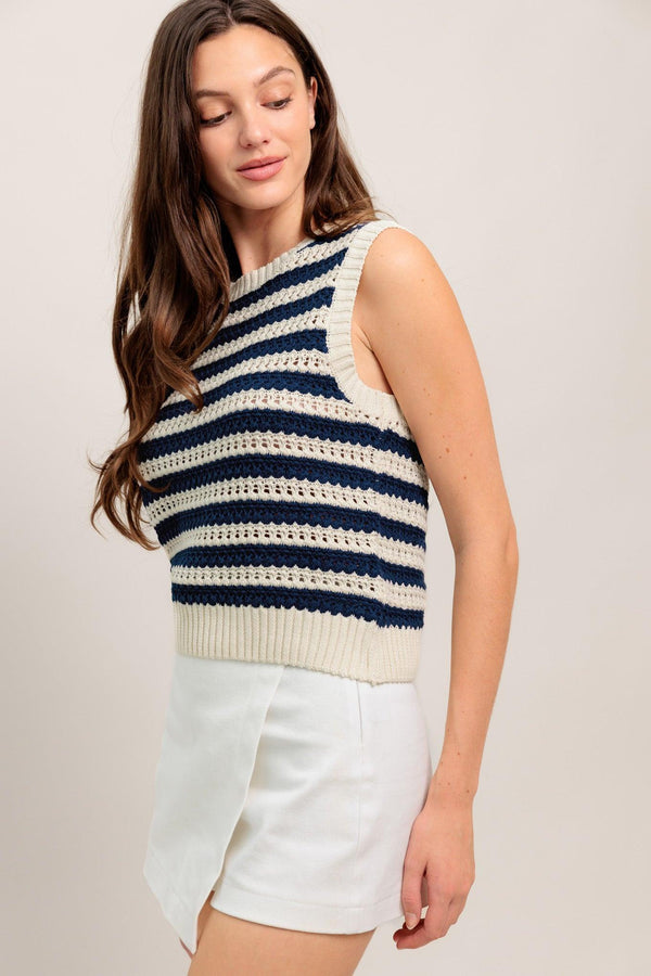 CLEAN COAST KNIT TOP.