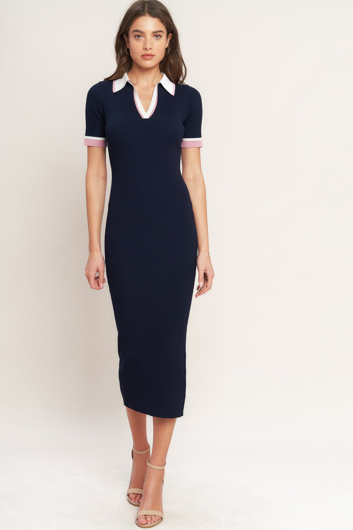 
A sweater knit midi dress featuring collar, V neck opening and short sleeve

Details:

Self : 78% Viscose 22% Nylon

Size &amp; Fit

- Model is 5`8" And Wearing Size Small
- Measurements Taken From Size Small
- Approx. Length: 51" FLYING TOMATO