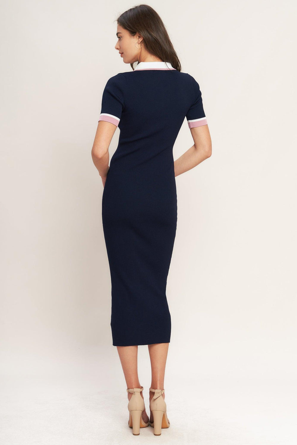 
A sweater knit midi dress featuring collar, V neck opening and short sleeve

Details:

Self : 78% Viscose 22% Nylon

Size &amp; Fit

- Model is 5`8" And Wearing Size Small
- Measurements Taken From Size Small
- Approx. Length: 51" FLYING TOMATO