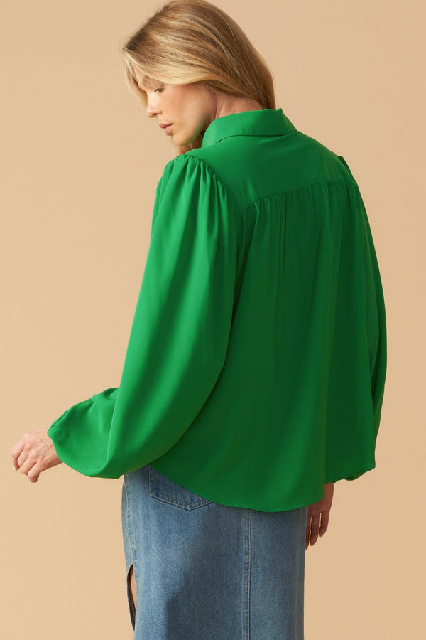 COMFORTABLE CHARM WOVEN TOP.