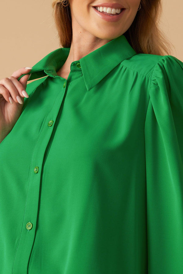 COMFORTABLE CHARM WOVEN TOP.
