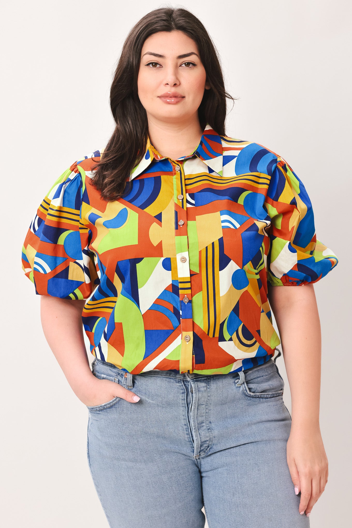 HEART ON DISPLAY WOVEN TOP.