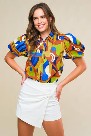 HEART ON DISPLAY WOVEN TOP.