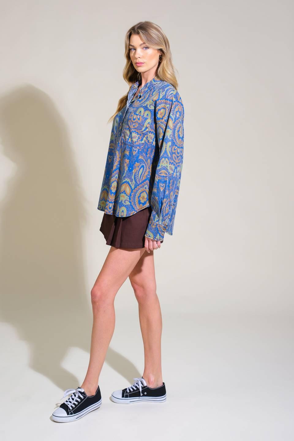 I'M IN CHARGE WOVEN TOP.