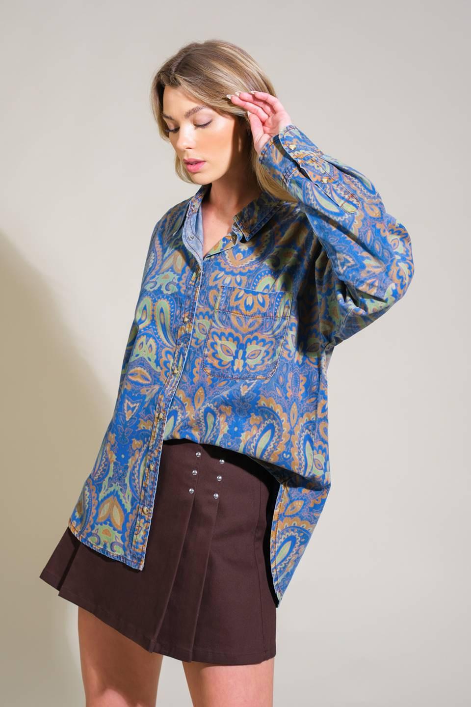 I'M IN CHARGE WOVEN TOP.