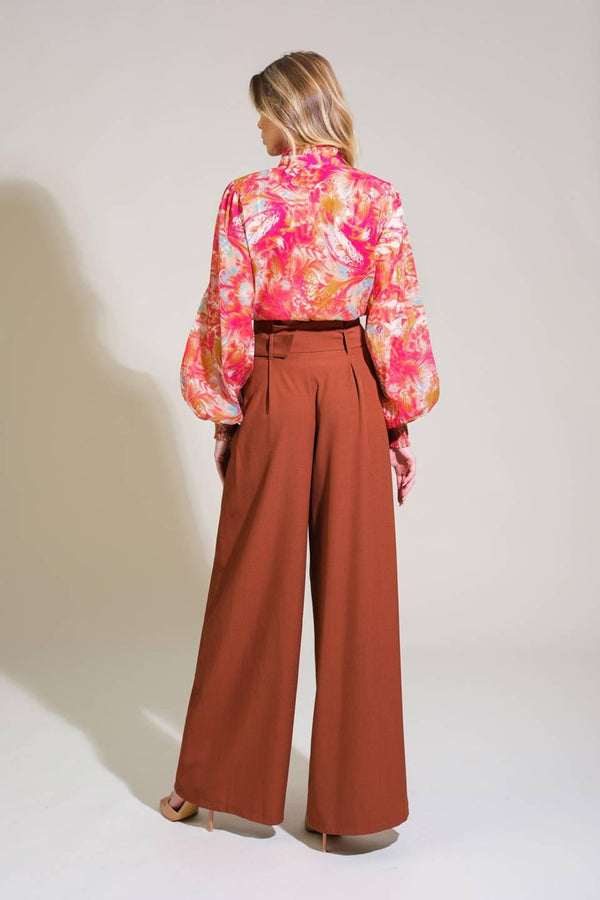 SEASONAL MOVES WOVEN TOP.