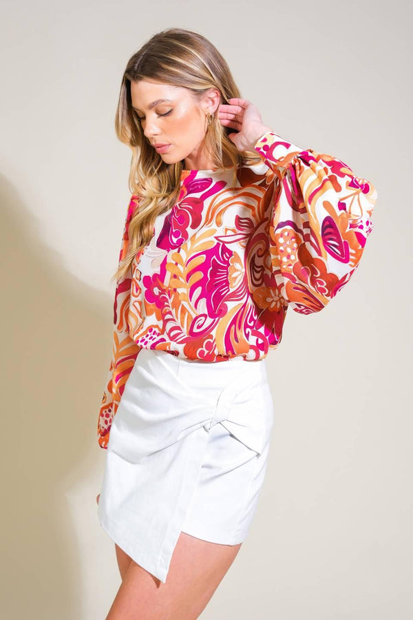 DELICATE TOUCH WOVEN TOP.
