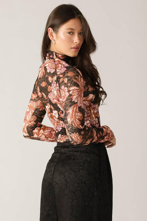 FIRESIDE CHATS STRETCH LACE TOP.